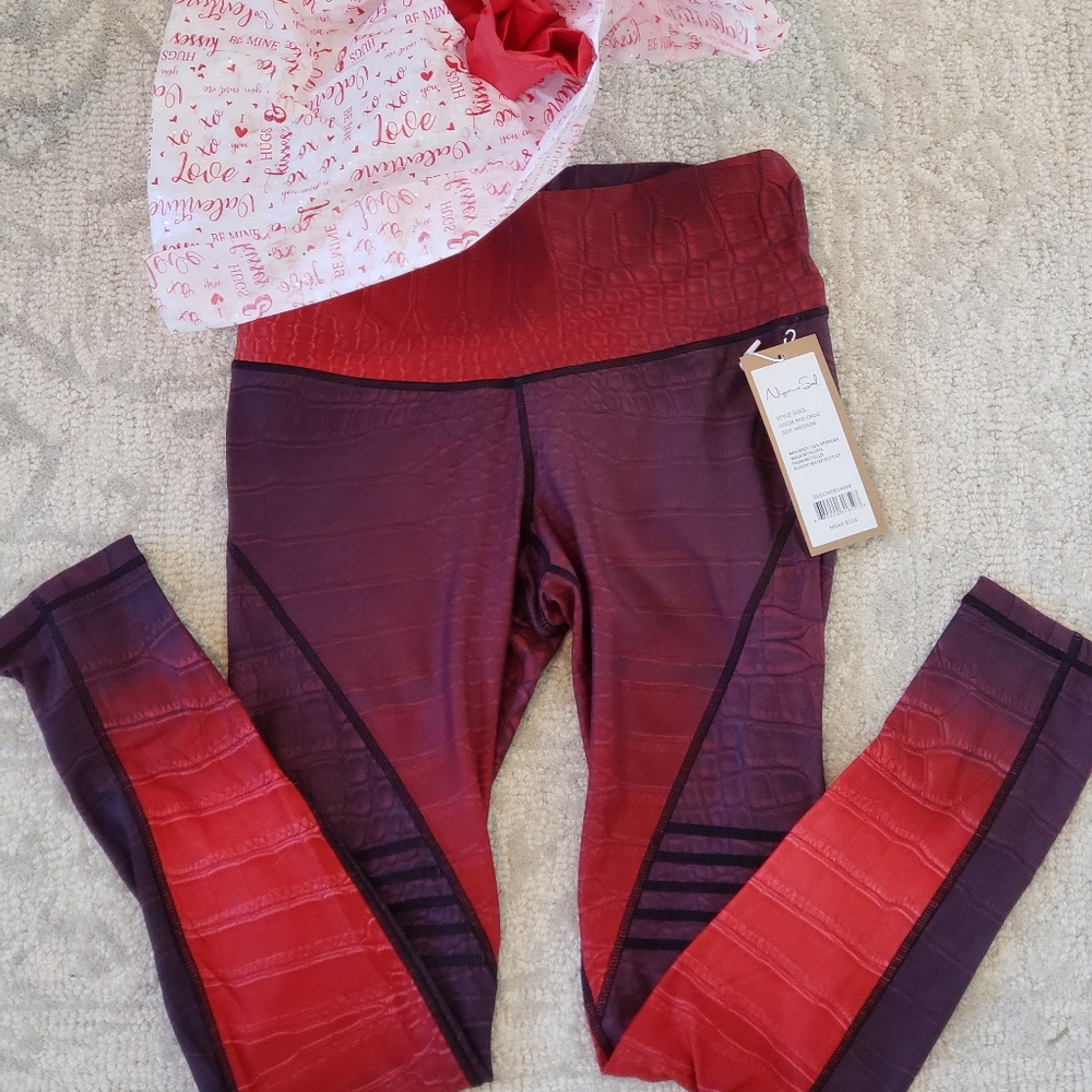 NWT🤩 Niyama Sol Croc Red Slice leggings